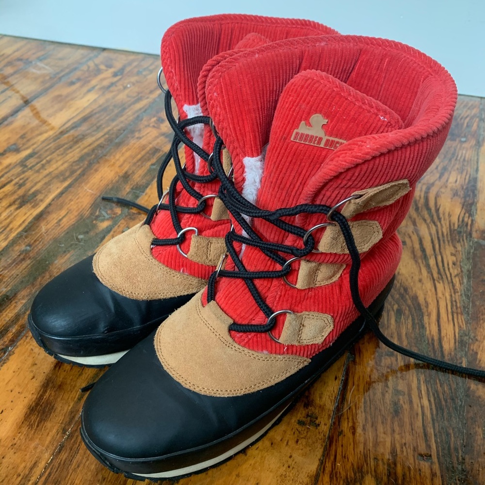 Urban Outfitters Rubber Duck Snow boot